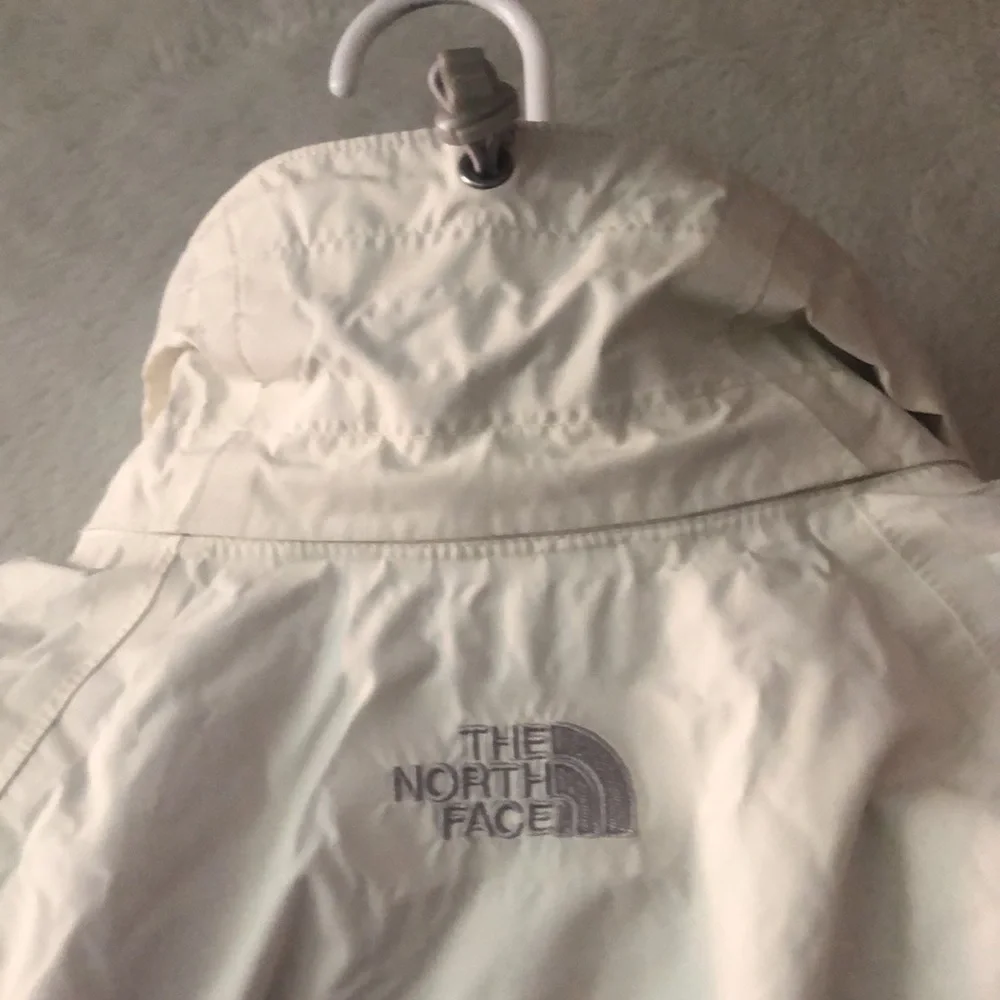 The North Face winter coat p2422 - Picture 8 of 12